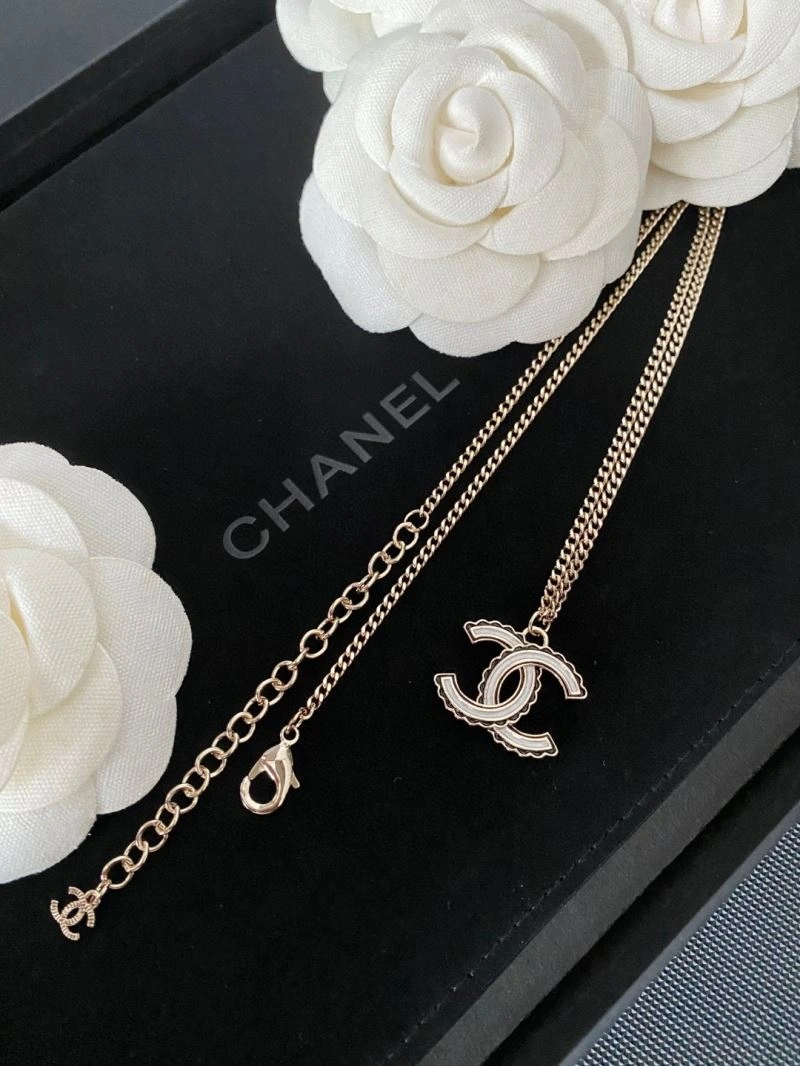 Effortless Chanel Necklaces 228486
