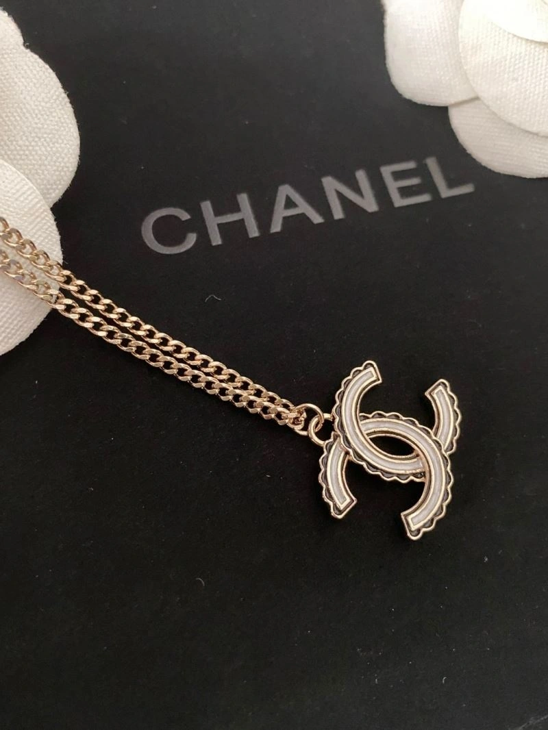 Effortless Chanel Necklaces 228486