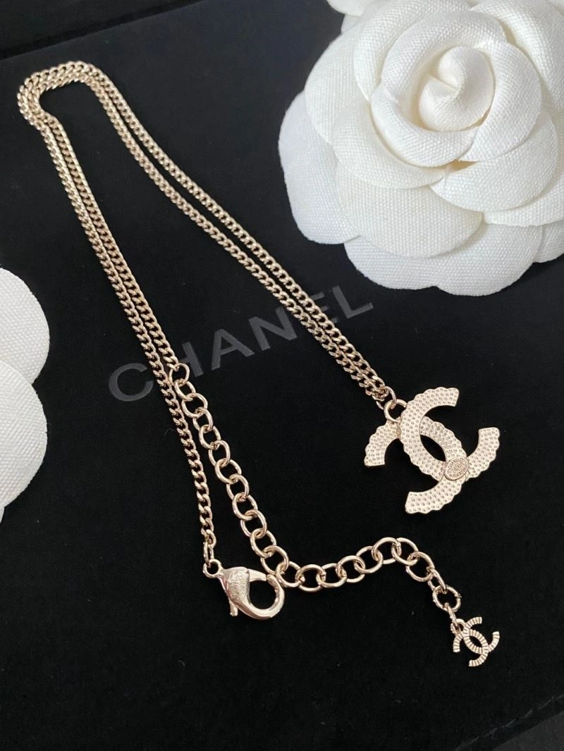 Effortless Chanel Necklaces 228486