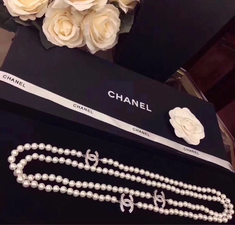 Trendsetting Chanel Necklaces 228511