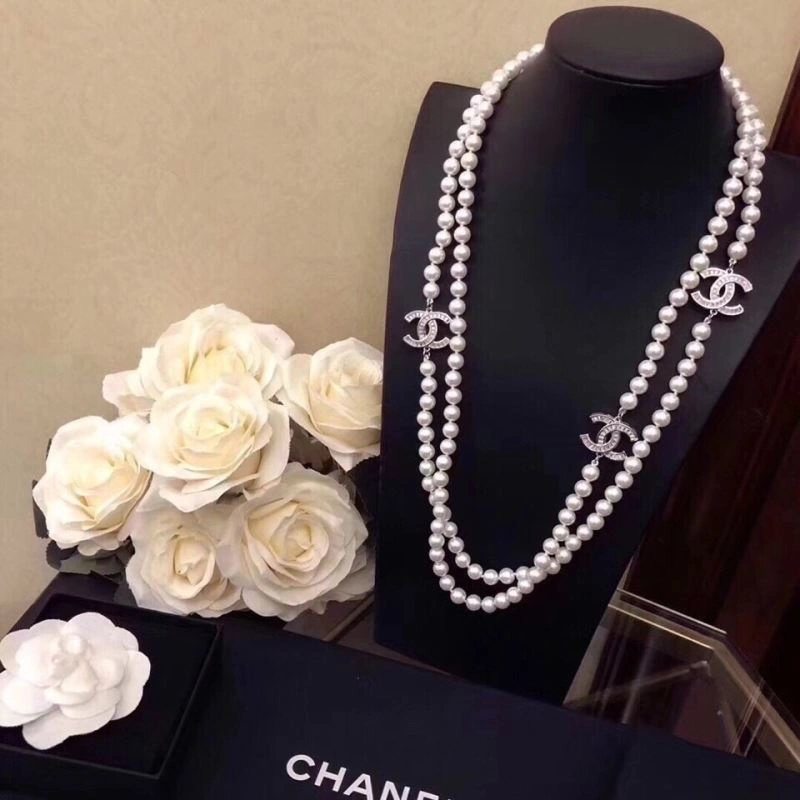 Trendsetting Chanel Necklaces 228511
