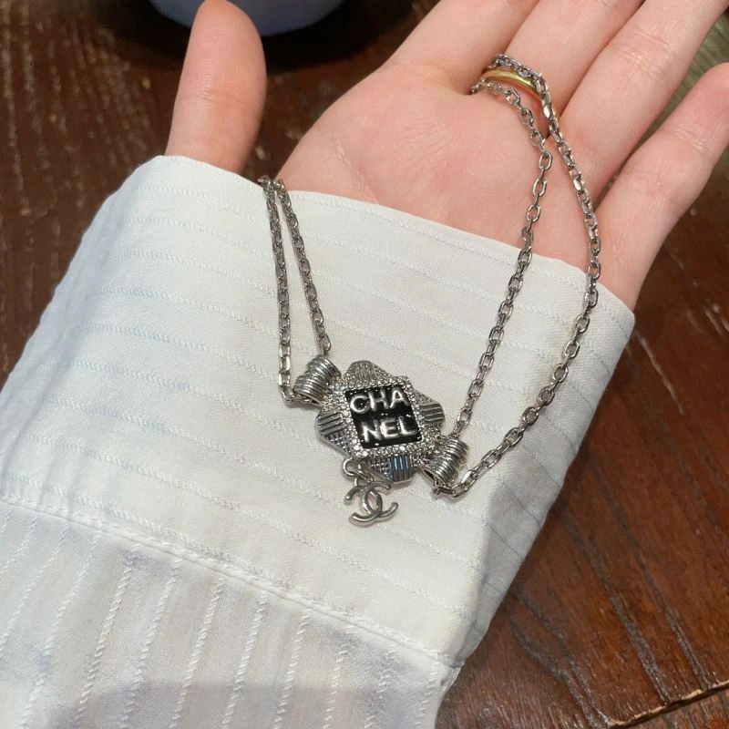 Sustainable Chanel Necklaces 228555
