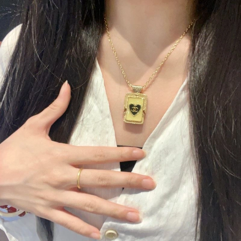 Bold Chanel Necklaces 228484
