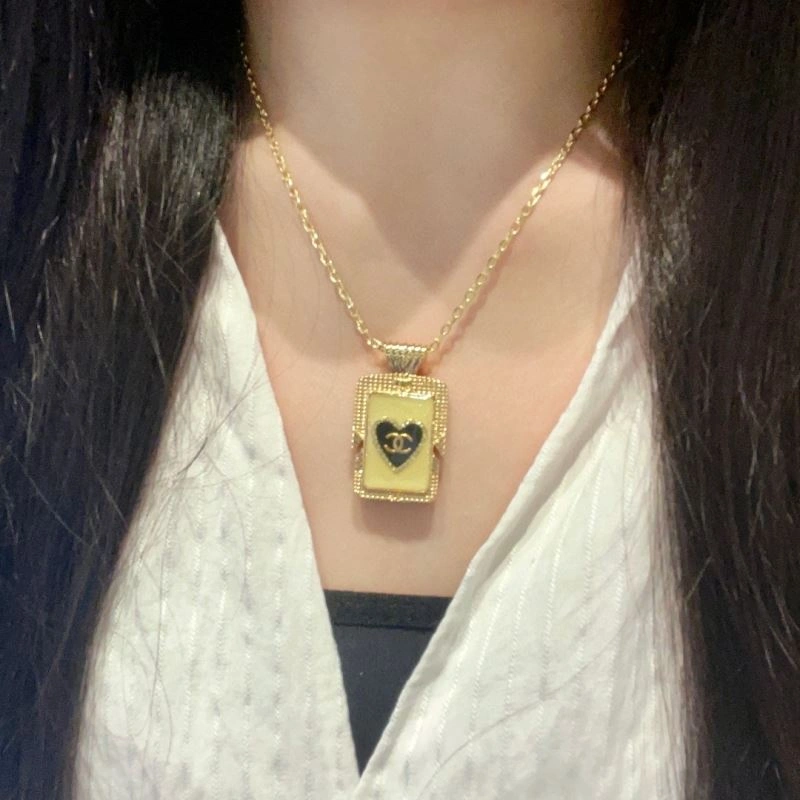 Bold Chanel Necklaces 228484
