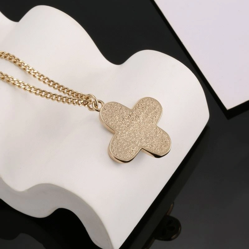 Chanel Necklaces Unisex 228488