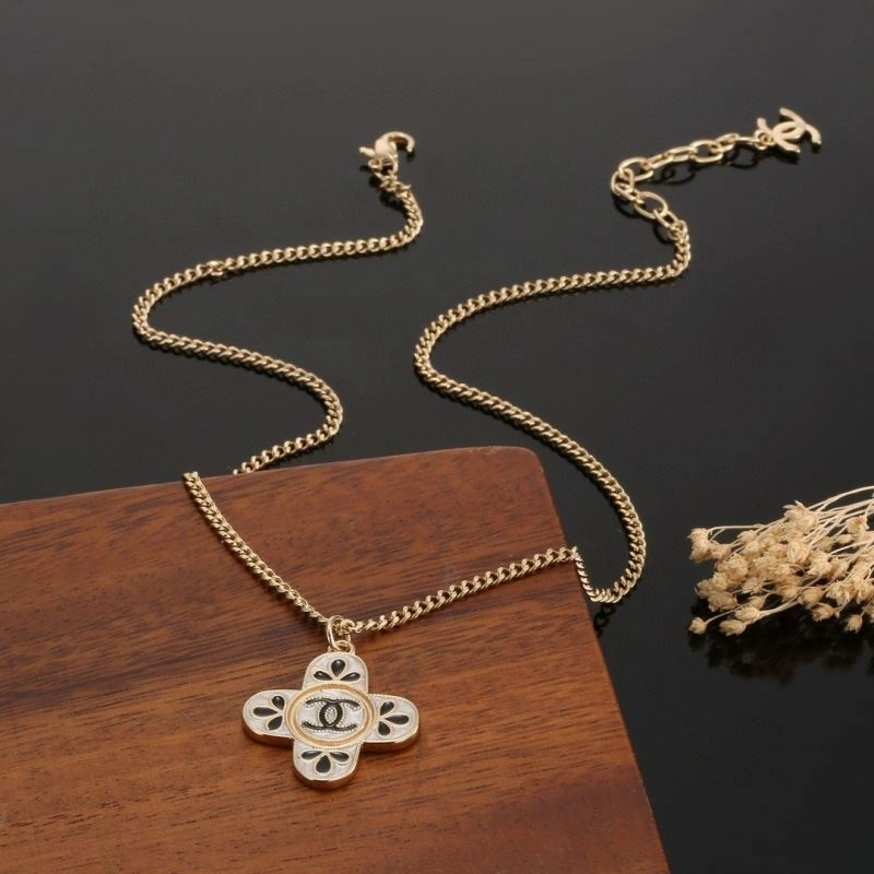 Chanel Necklaces Unisex 228488