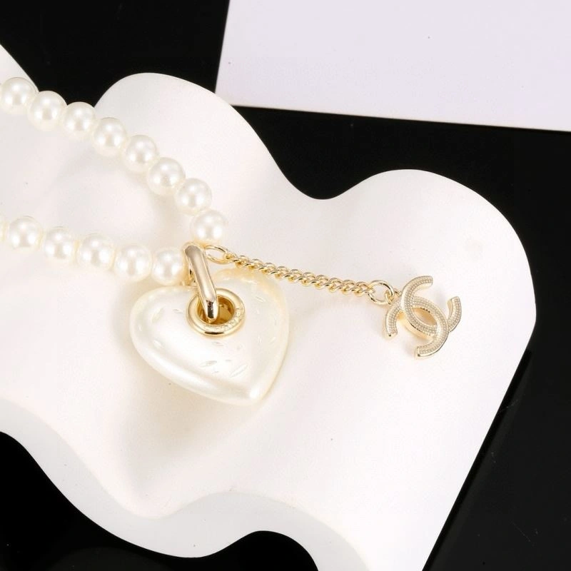 Compact Chanel Necklaces 228478