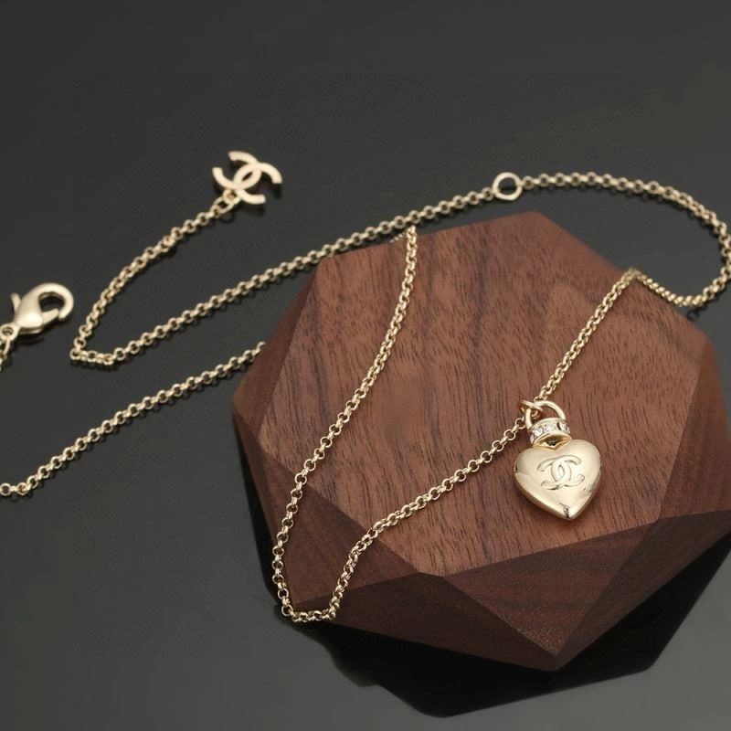 UrbanStyle Chanel Necklaces 228470