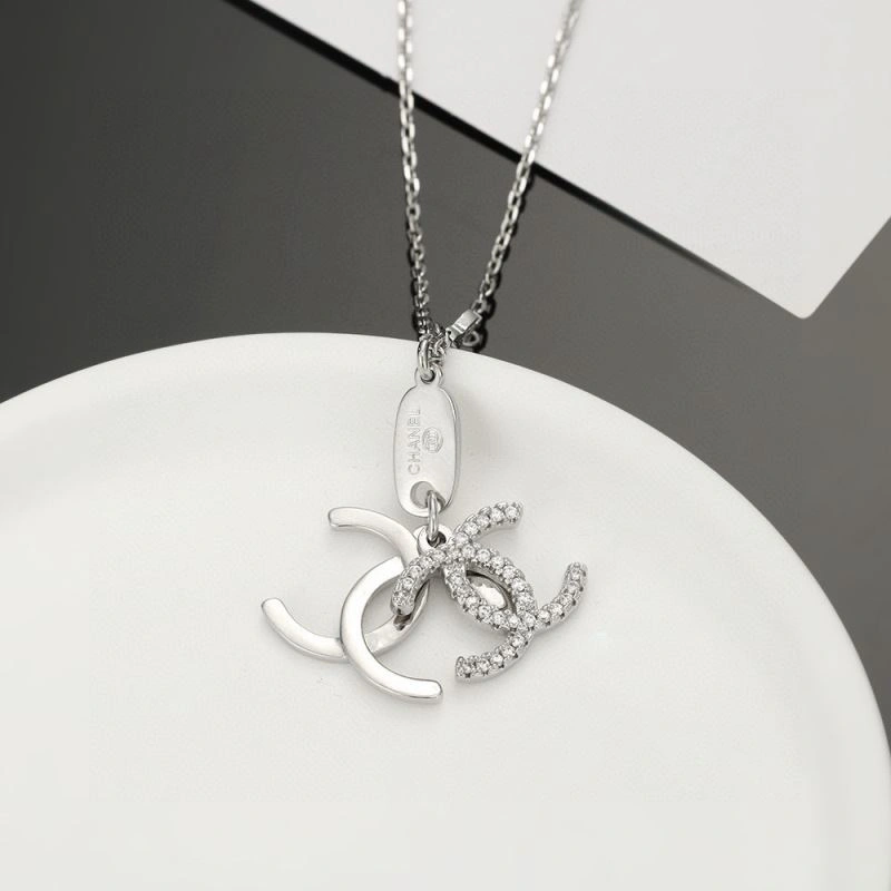 Unisex Chanel Necklaces 228457