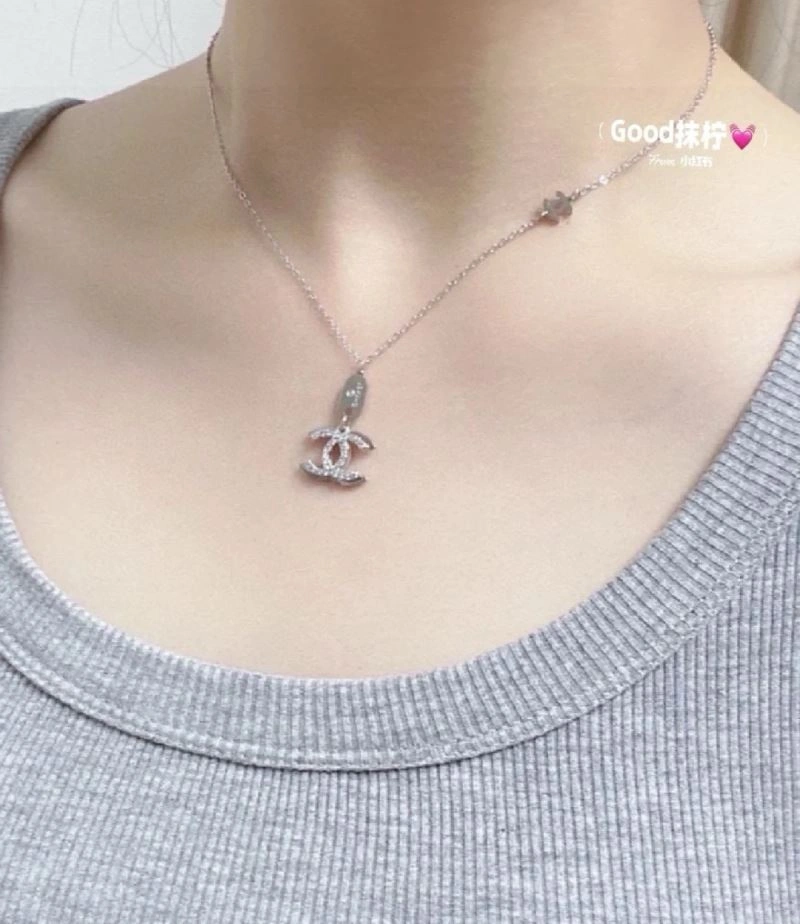 Unisex Chanel Necklaces 228457