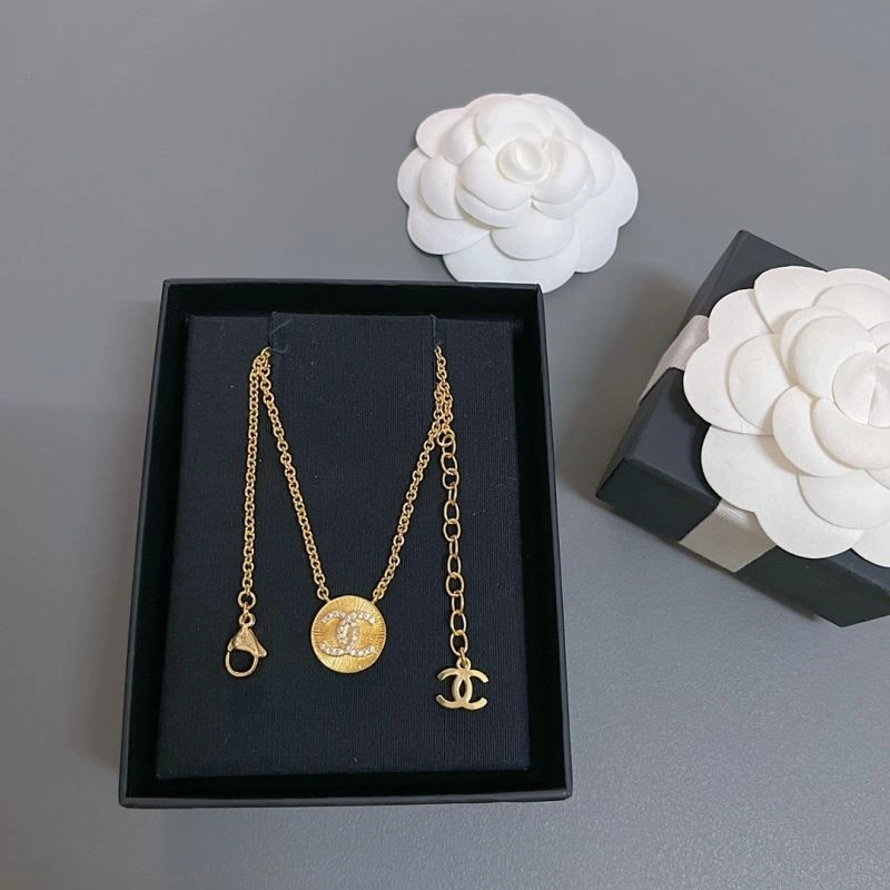 Chanel Necklaces Comfortable 228460