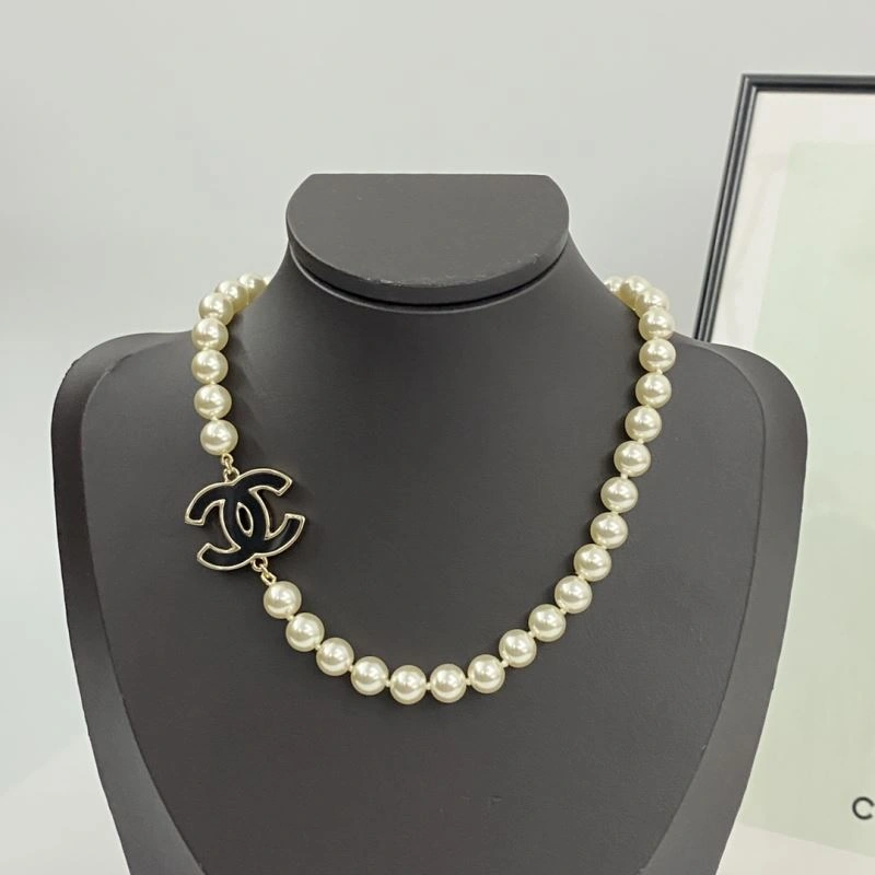 Chanel Necklaces Contemporary 228452
