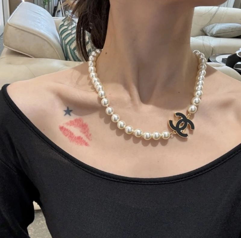Chanel Necklaces Contemporary 228452