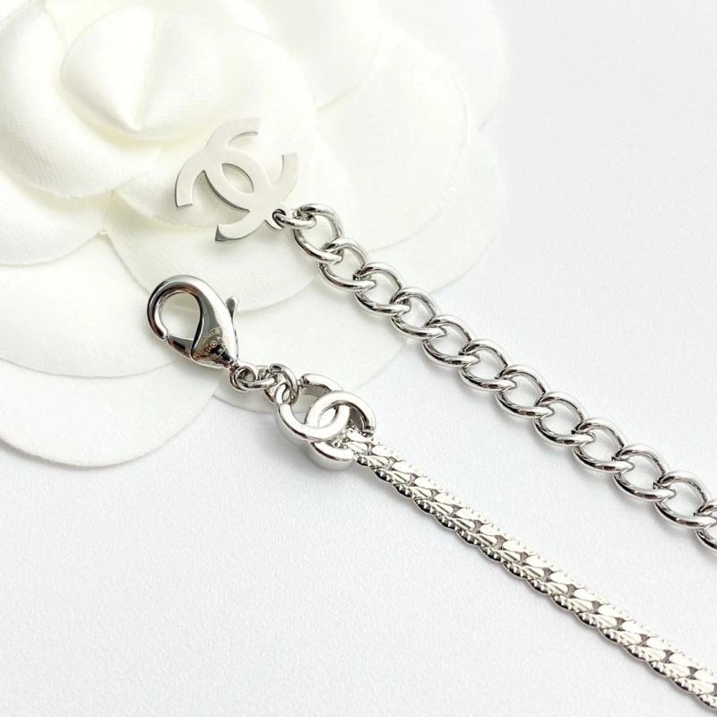 Chanel Necklaces Snug 228495