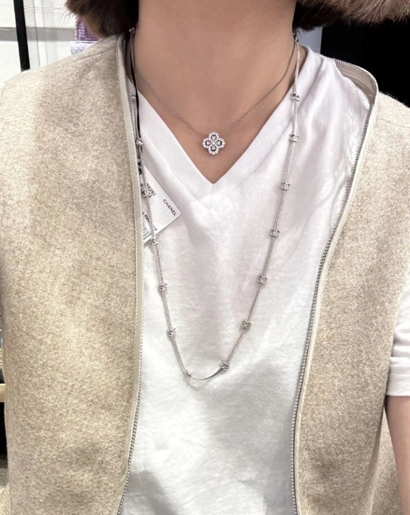Chanel Necklaces Snug 228495