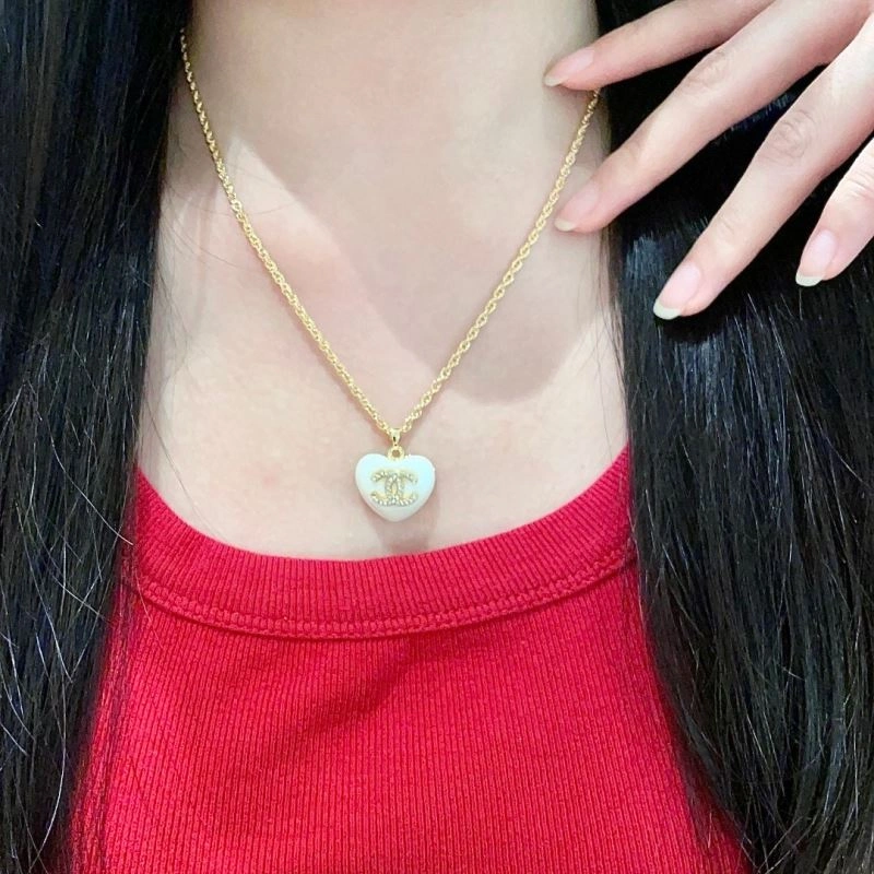 Chanel Necklaces Bright 228479