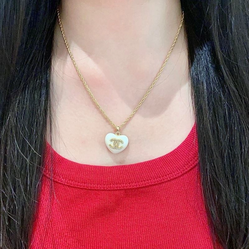 Chanel Necklaces Bright 228479