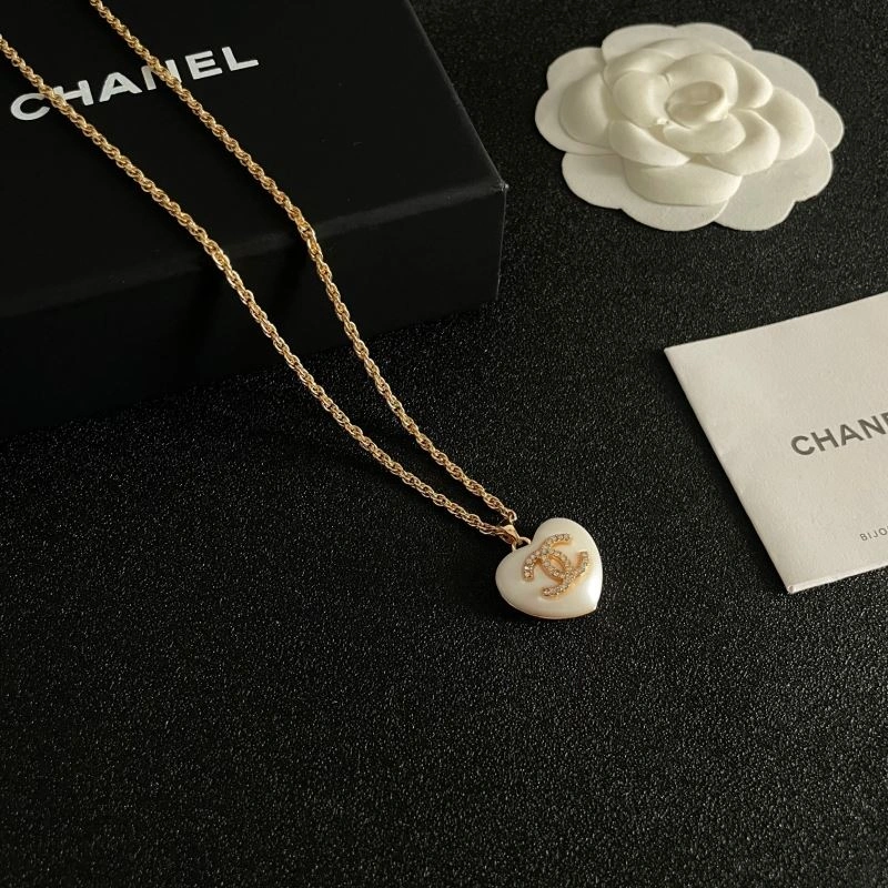 Chanel Necklaces Bright 228479