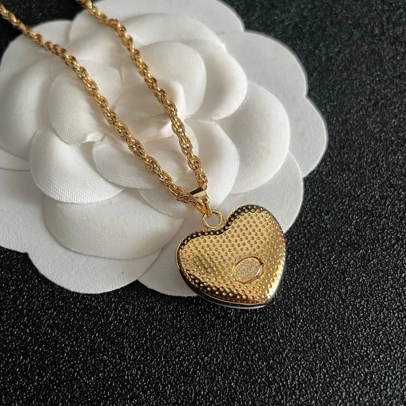 Chanel Necklaces Bright 228479