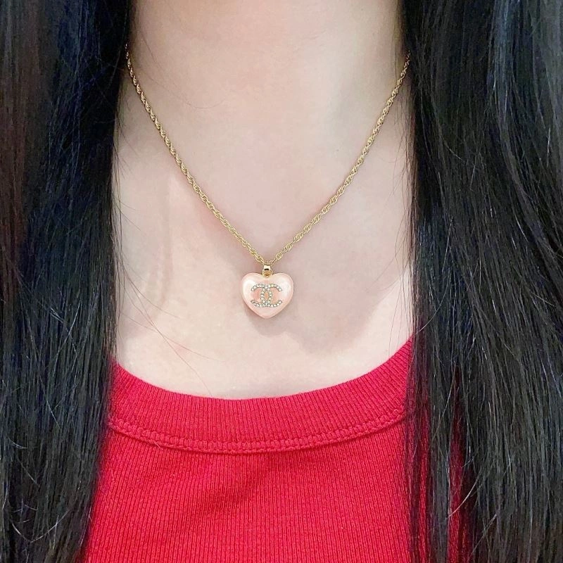 WrinkleFree Chanel Necklaces 228439