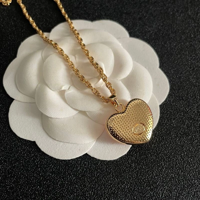 WrinkleFree Chanel Necklaces 228439