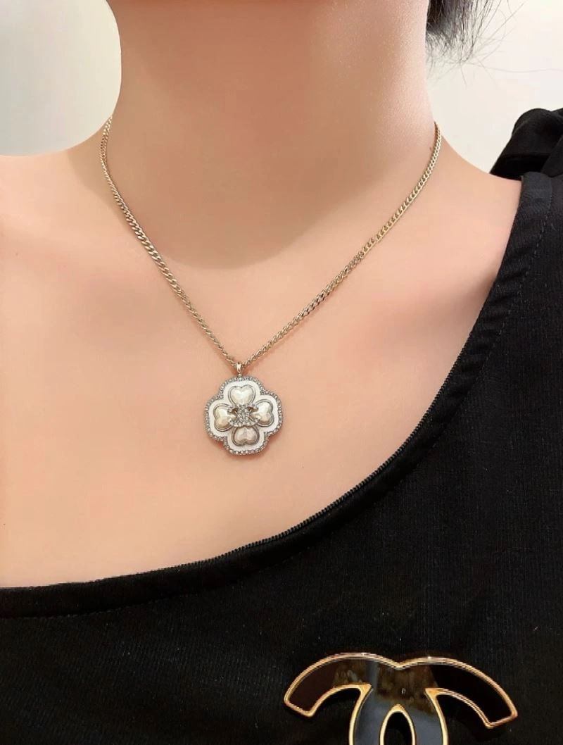 Chanel Necklaces Compact 228456