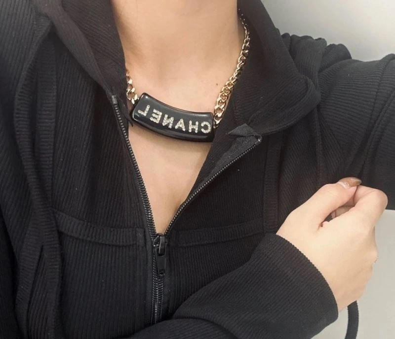 Supportive Chanel Necklaces 228440
