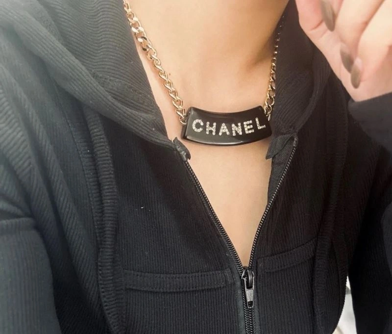 Supportive Chanel Necklaces 228440
