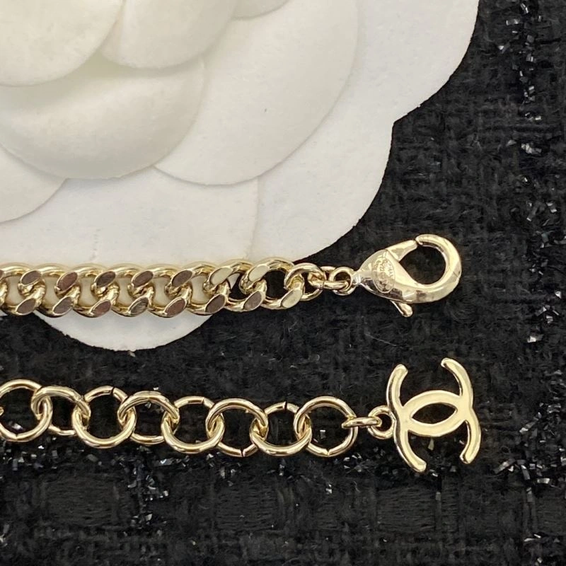 Trendsetting Chanel Necklaces 226986