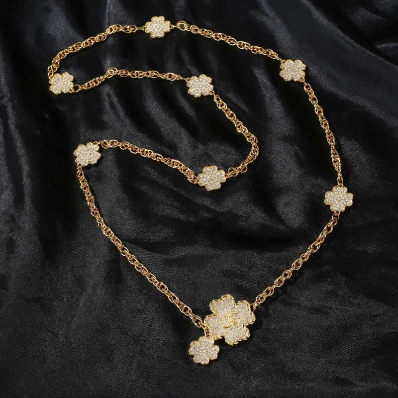 Snug Chanel Necklaces 226977