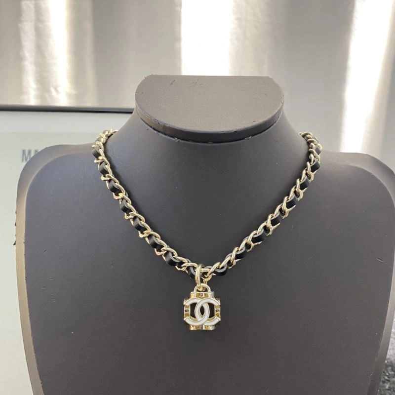 Chanel Necklaces Effortless 227007