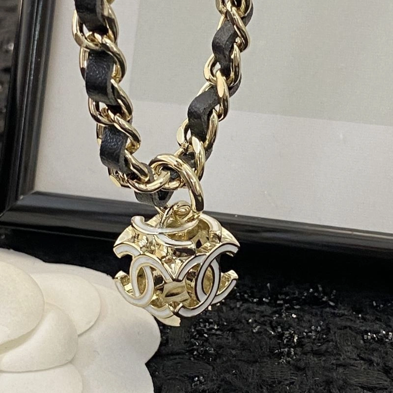 Chanel Necklaces Effortless 227007