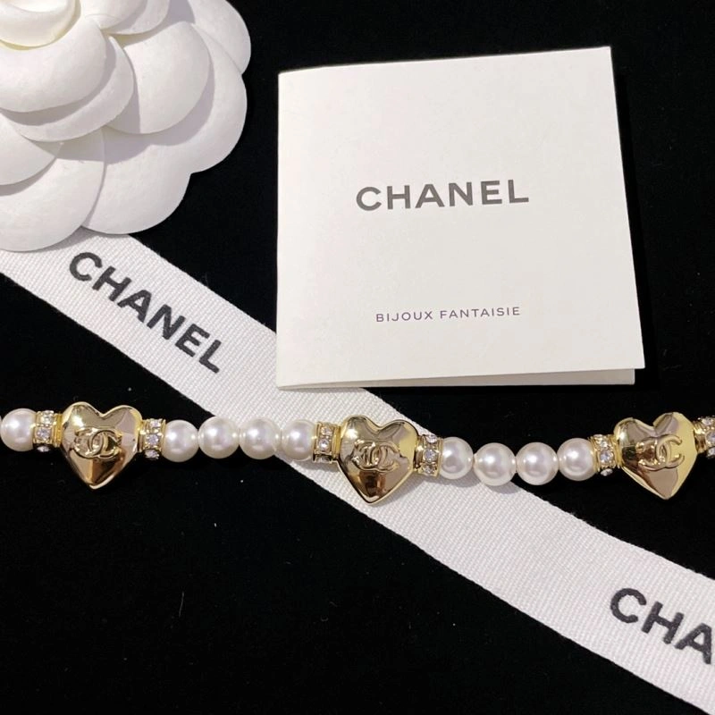 Snug Chanel Necklaces 226988