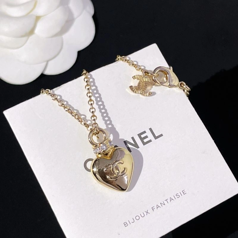 Youthful Chanel Necklaces 226979