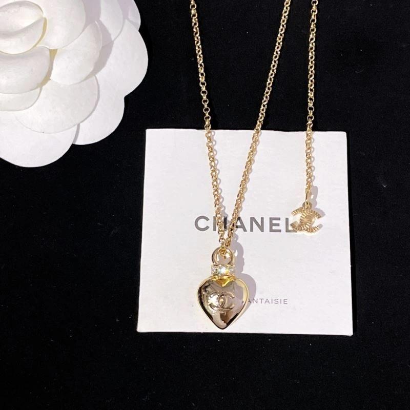 Youthful Chanel Necklaces 226979