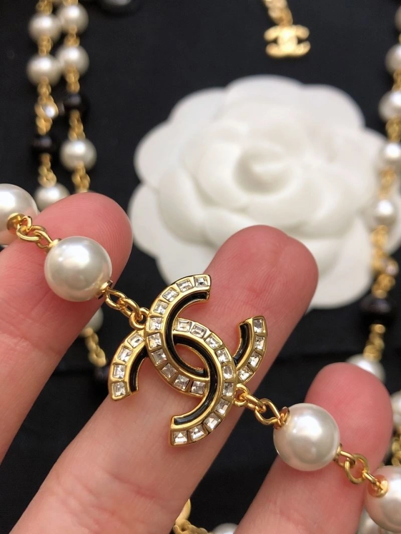 Compact Chanel Necklaces 226951