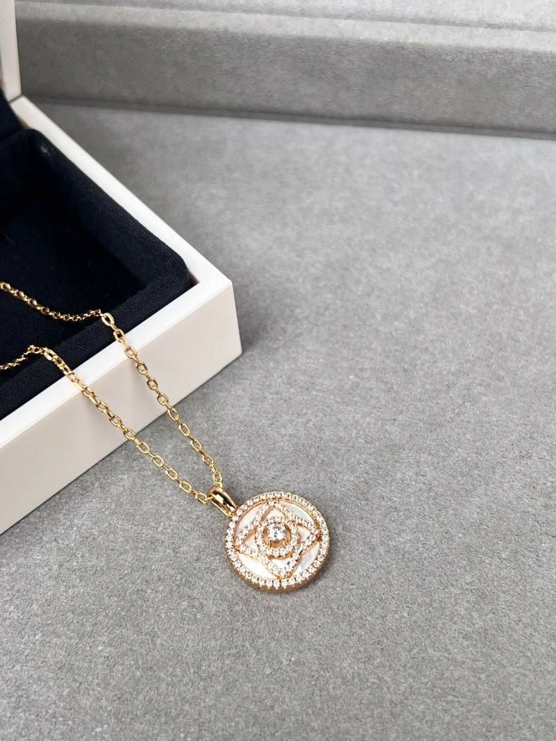 WaterResistant Chanel Necklaces 226946