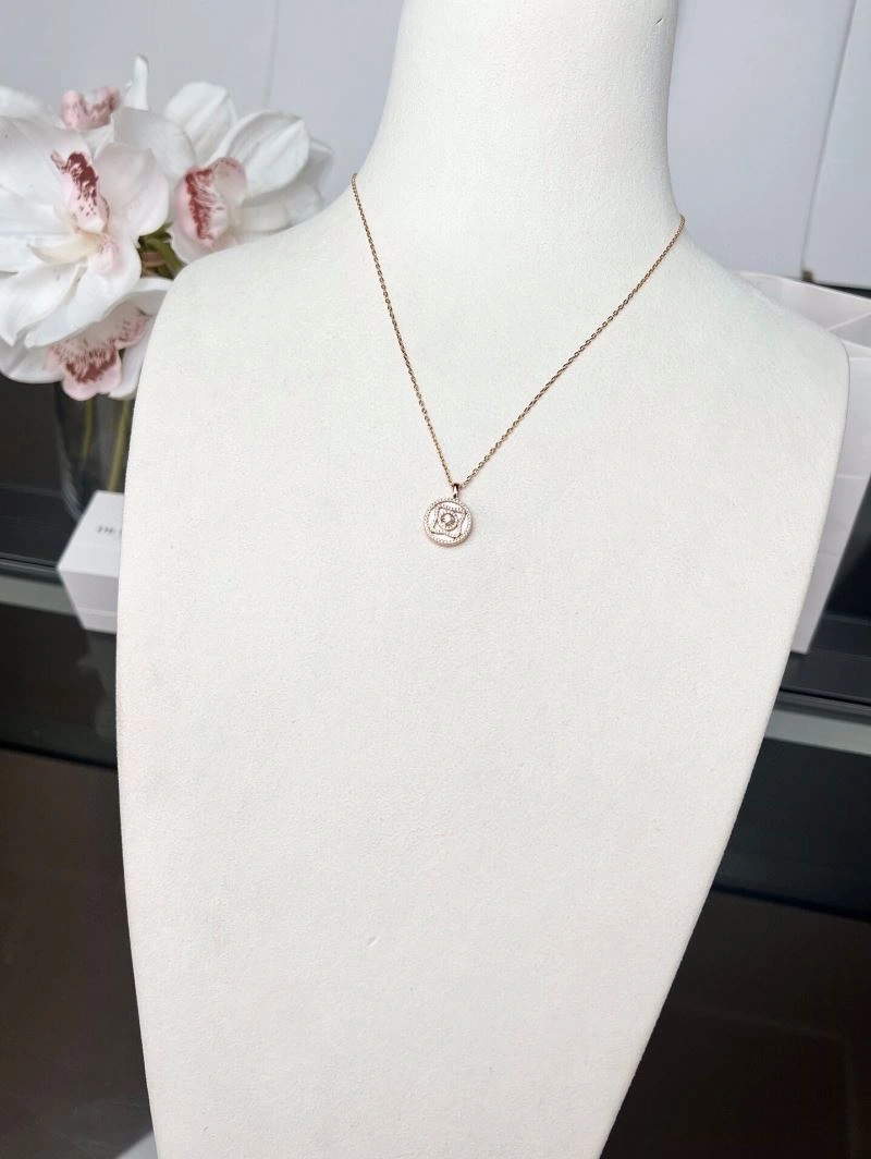 WaterResistant Chanel Necklaces 226946