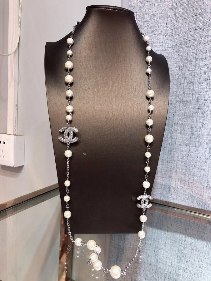 Sleek Chanel Necklaces 226940