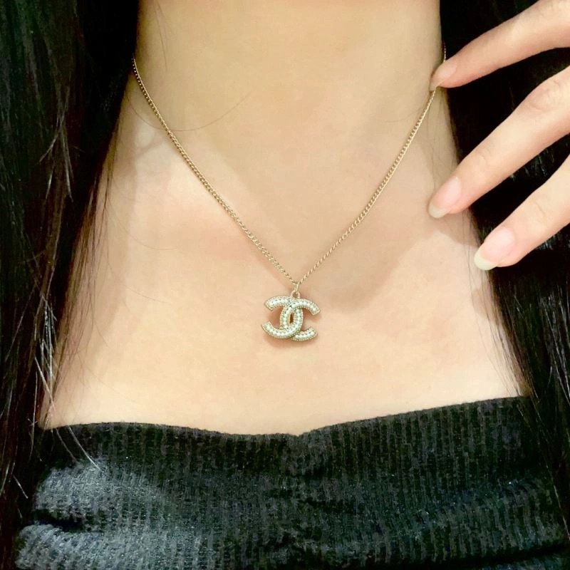 Chanel Necklaces Sleek 226926