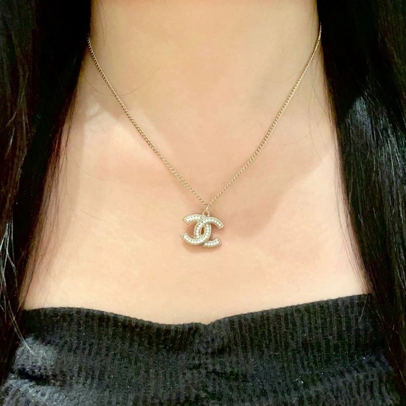 Chanel Necklaces Sleek 226926