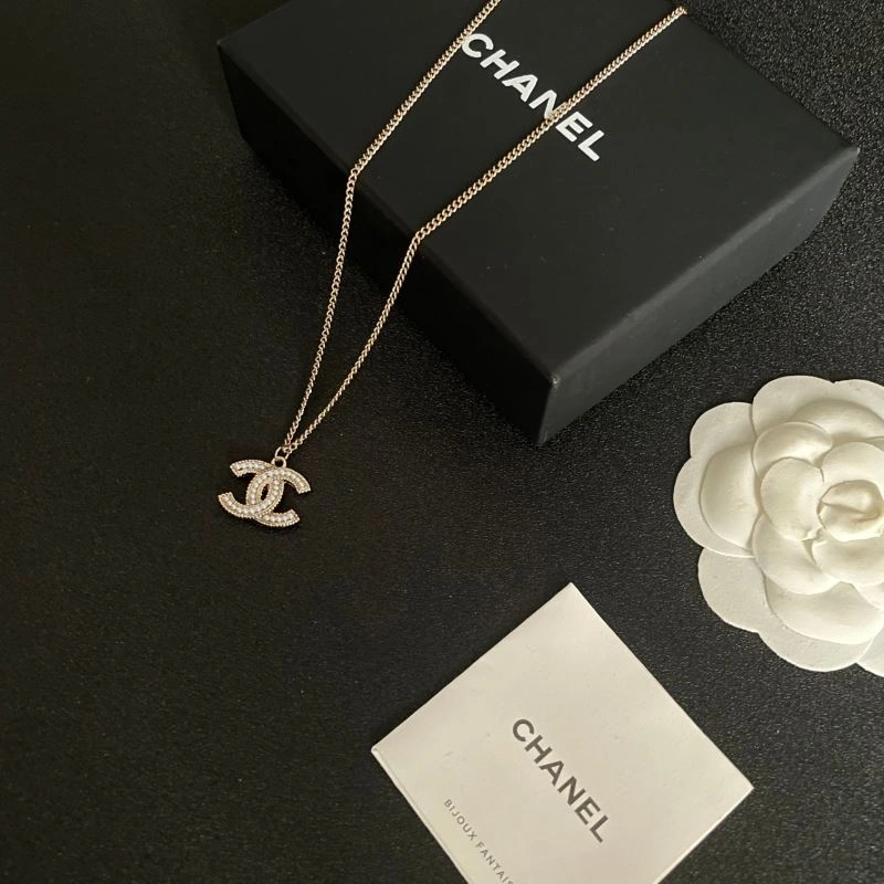 Chanel Necklaces Sleek 226926
