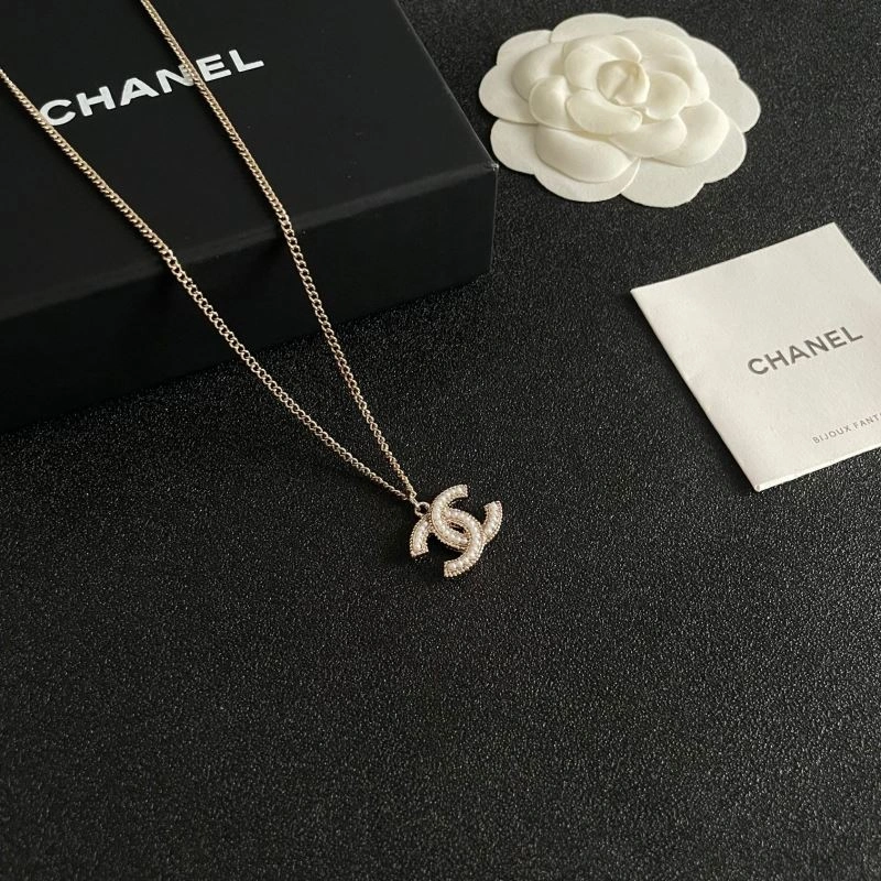 Chanel Necklaces Sleek 226926