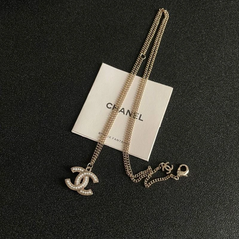 Chanel Necklaces Sleek 226926