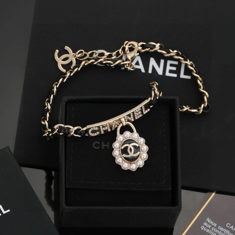 Chanel Necklaces Sleek 226931