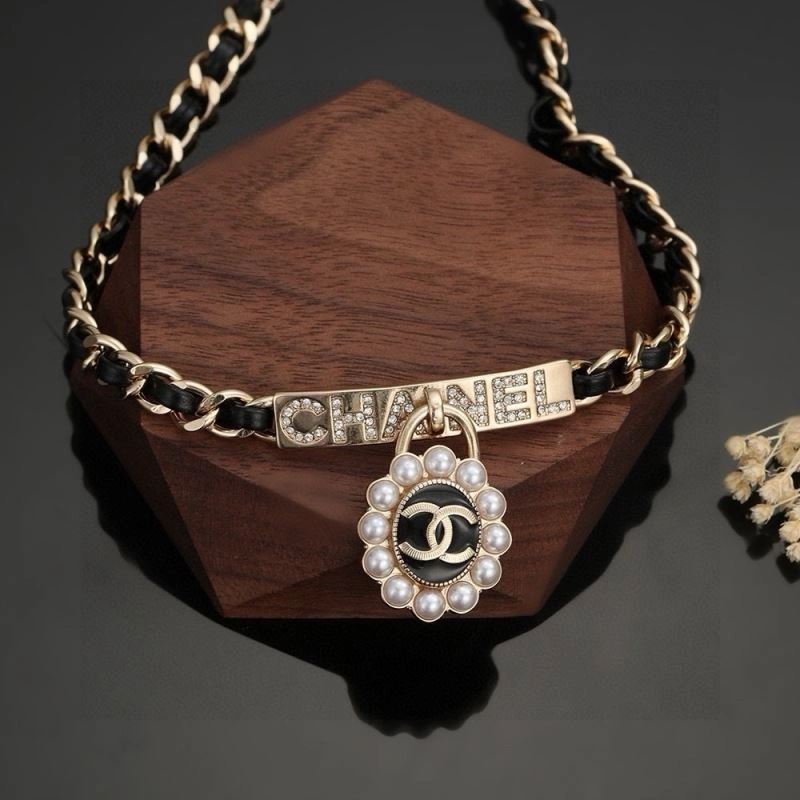 Chanel Necklaces Sleek 226931