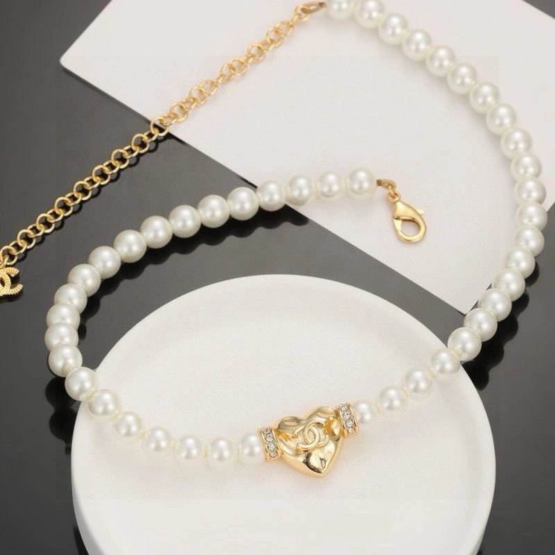 Chanel Necklaces Sleek 226920