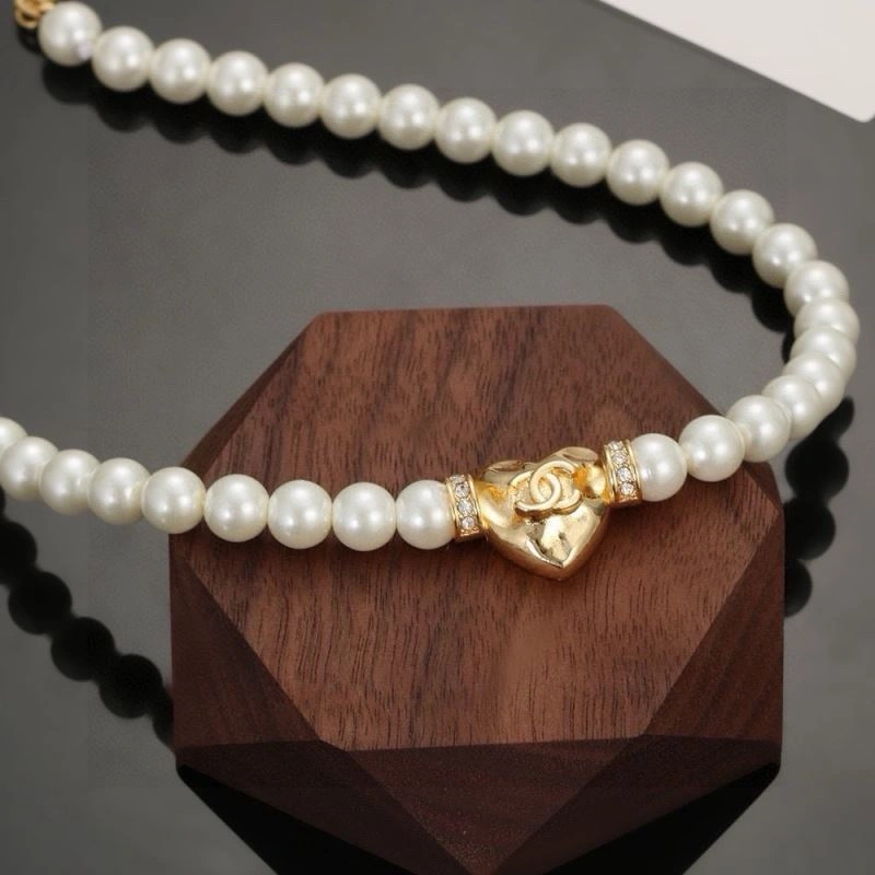 Chanel Necklaces Sleek 226920