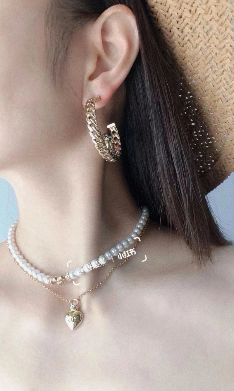 Chanel Necklaces Sleek 226920