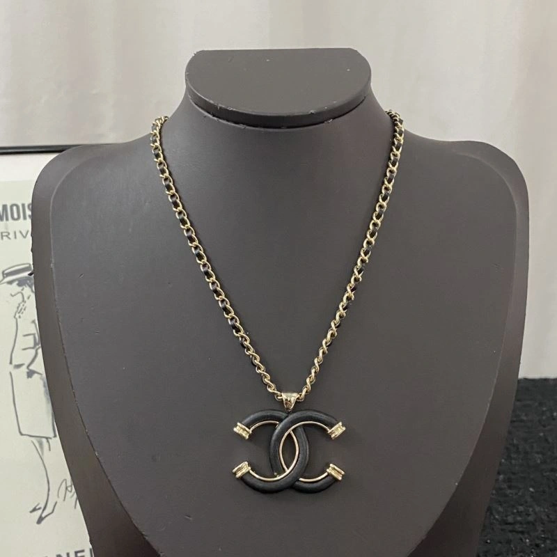 Casual Chanel Necklaces 226915